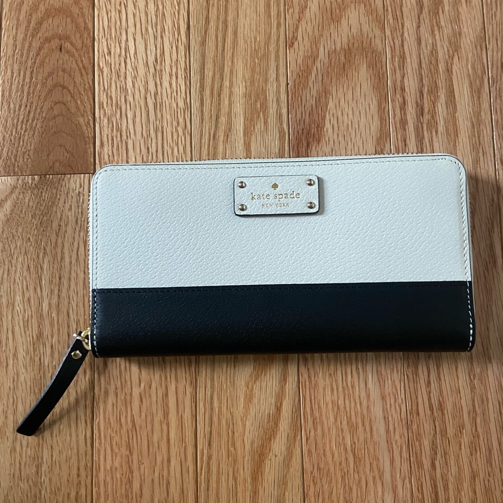 Never used Kate spade wallet